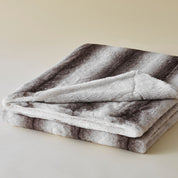 Cocooning Plaids - Gray Animal Skin