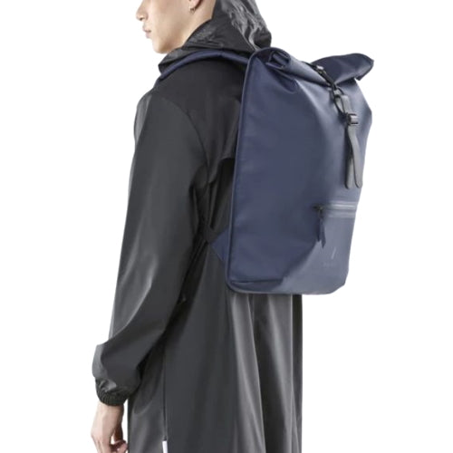 rains-sac-a-dos-backpack-rolltop-rucksack-bleu-artydandy-5